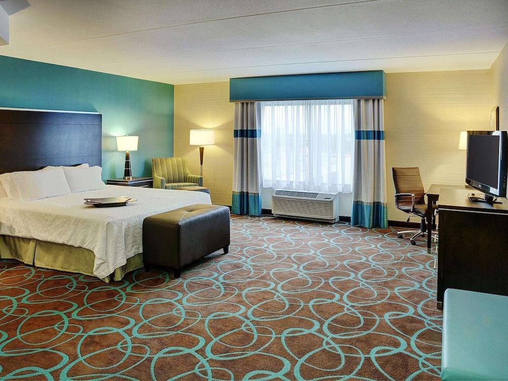 Hampton Inn By Hilton Winnipeg Exterior photo